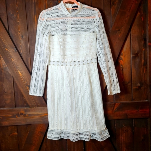 Bardot Vivian White Lace Embroidery Dress Long Sleeve Mock Neck Sz 6 - Picture 1 of 11